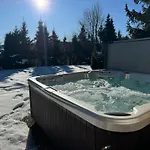 Апартаменты Ferienhaus-schoenwald Im Herzen Des Schwarzwaldes 2zimmer-wohnung & Terrasse & Whirlpool App16 Шёнвальд